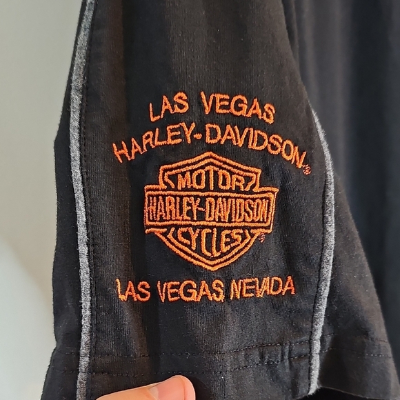 Harley-Davidson Black Tee with Red Logo - Picture 4 of 6